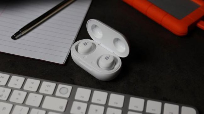 BLUETOOTH TWS SLUCHÁTKA SWISSTEN STONEBUDS BÍLÁ