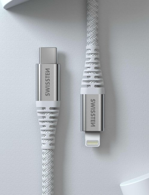 DATOVÝ KABEL SWISSTEN KEVLAR USB-C / LIGHTNING 1,5 M BÍLÝ